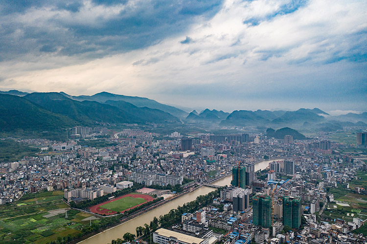 雨后傍晚的连南县城