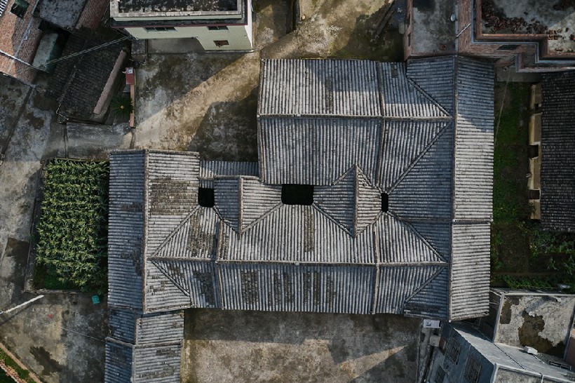 俯瞰连南县寨岗镇安田海螺墩村白屋革命遗址