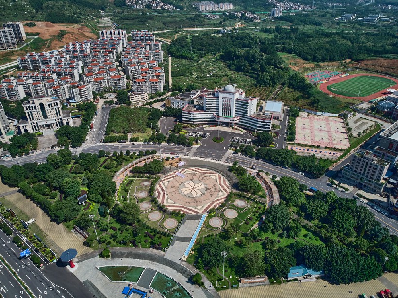 连南县顺德文化广场。