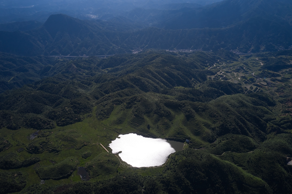 连南县大坪镇天堂山天湖。