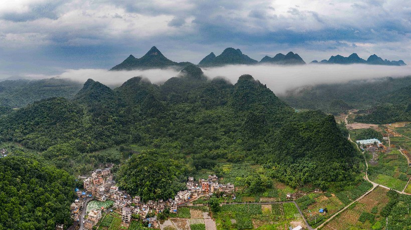连南三江镇东和村傍晚雨后景色