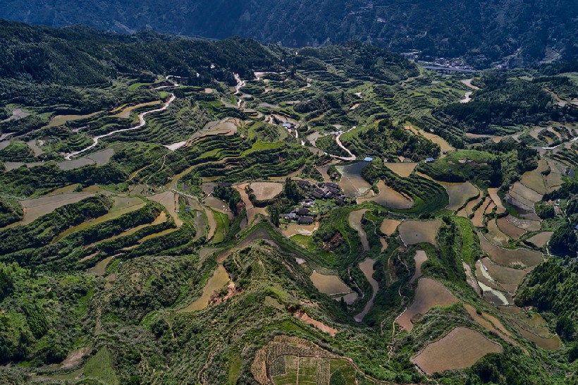 连南县大坪镇瑶排梯田国家湿地公园，大古坳村梯田。