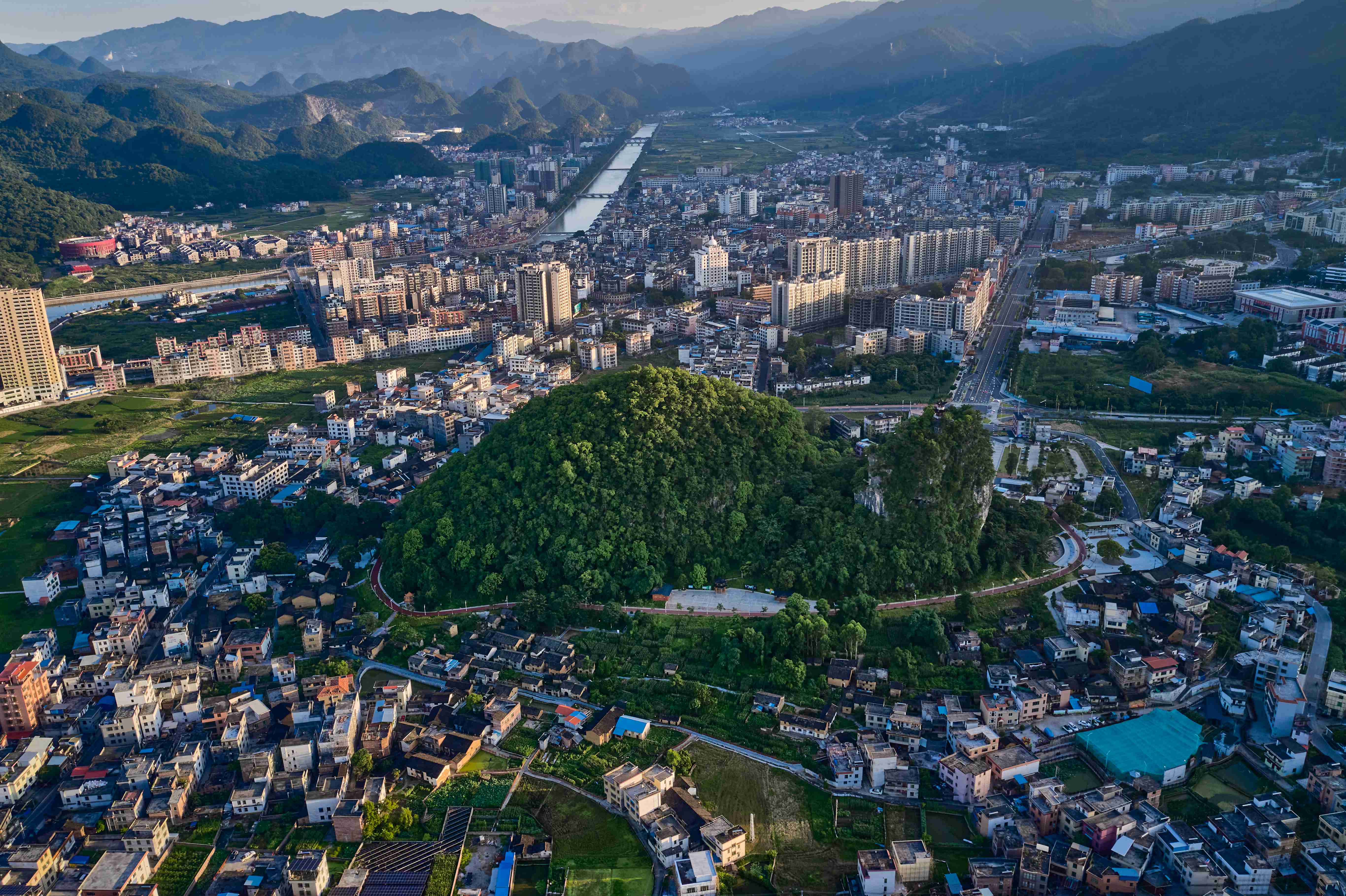 连南县三江镇石泉公园，猫公山