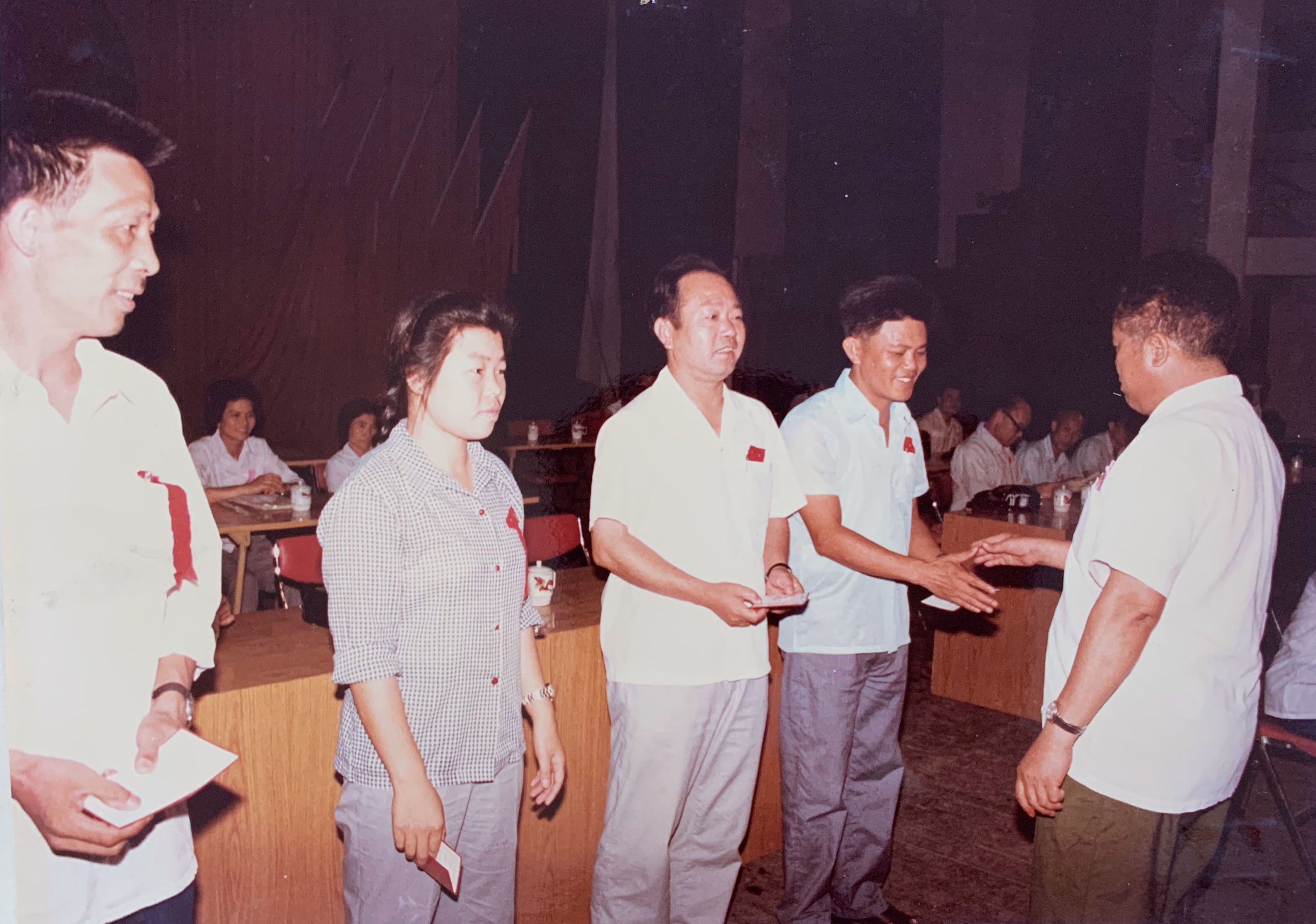 历史瞬间——第七届人民代表大会