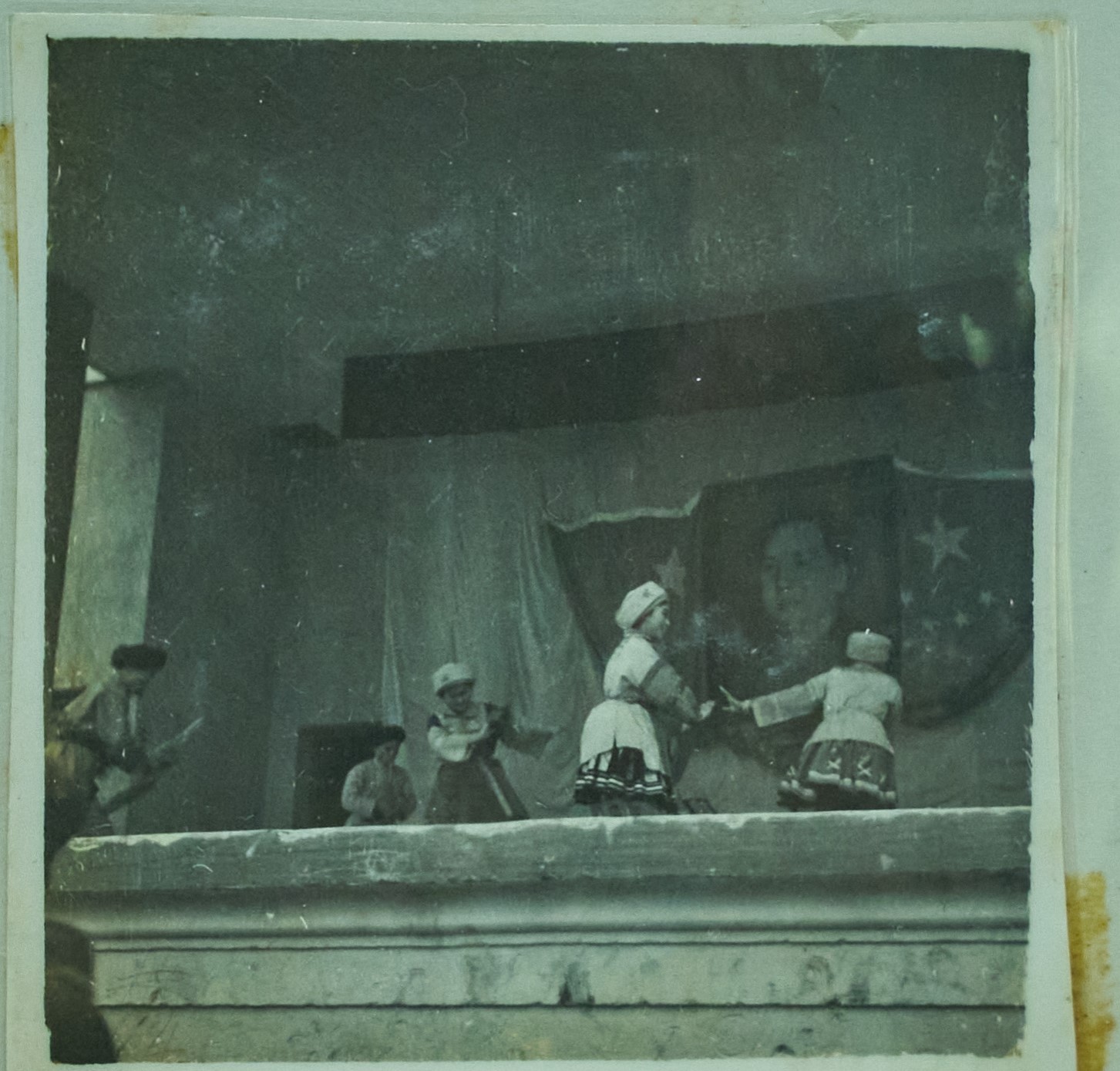 1954年1月，连南瑶族自治区成立一周年纪念大会表演-瑶族舞