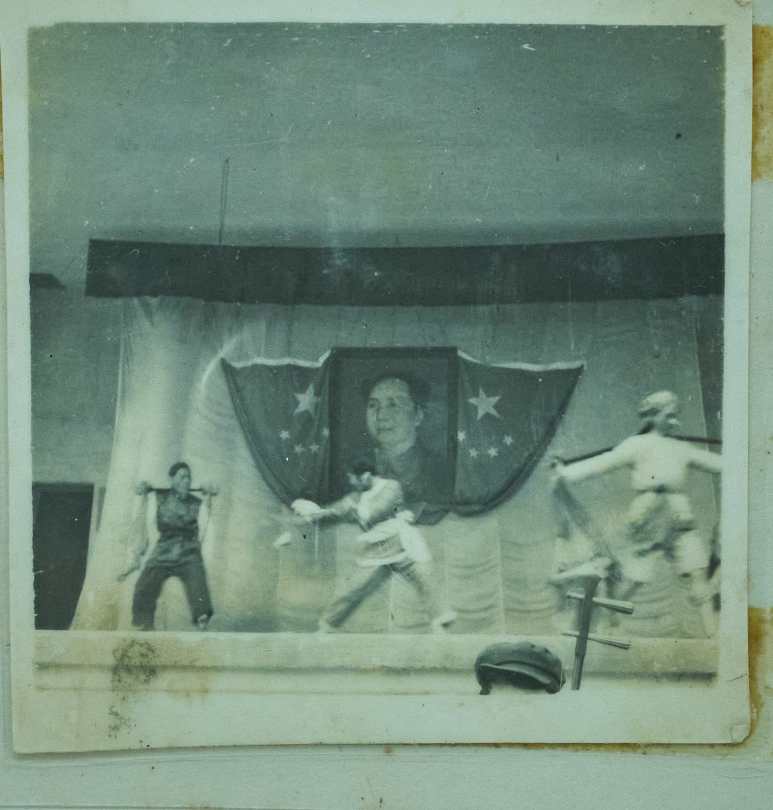 1954年1月，连南瑶族自治区成立一周年纪念大会表演-双送粮舞（汉族)