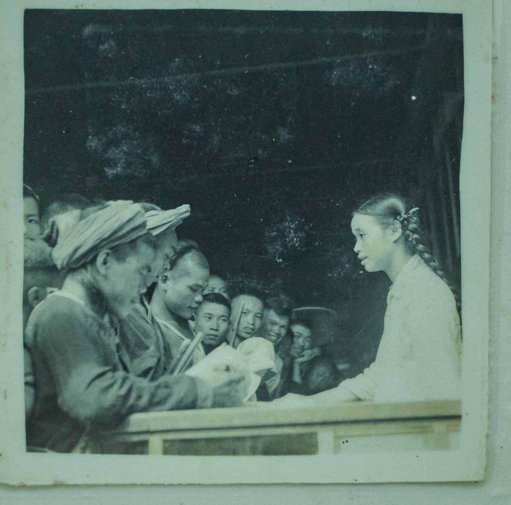 50年代，瑶胞选购百货